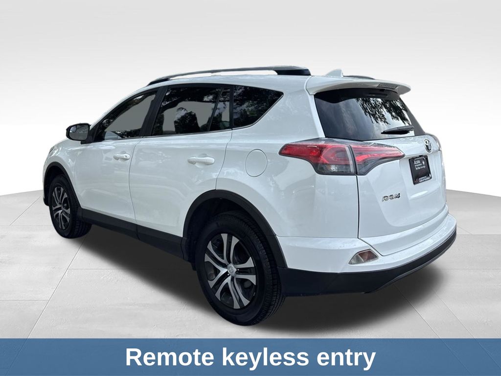 Thumbnail: 2017 Toyota RAV4 - 3