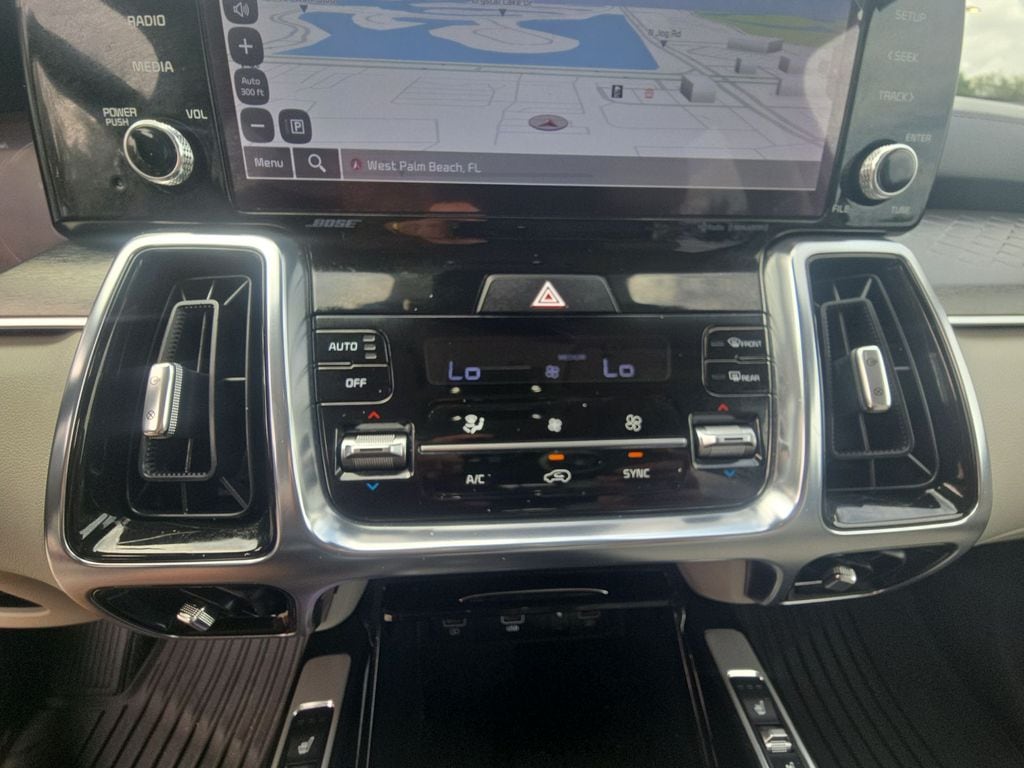 Thumbnail: 2022 Kia Sorento - 25