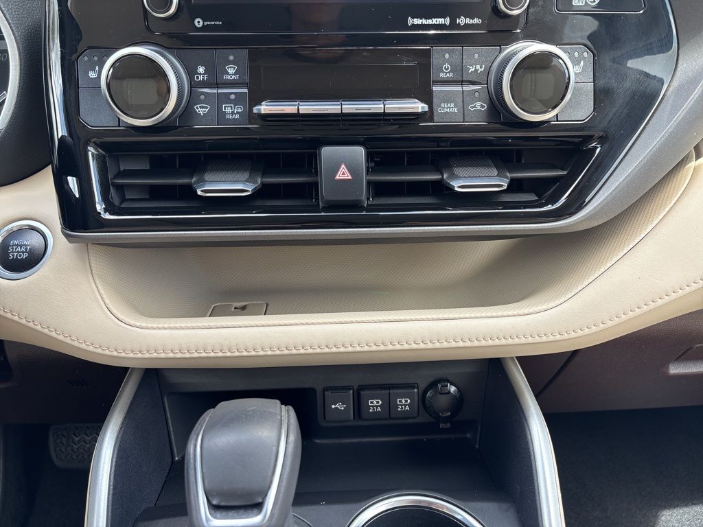 Thumbnail: 2020 Toyota Highlander - 26