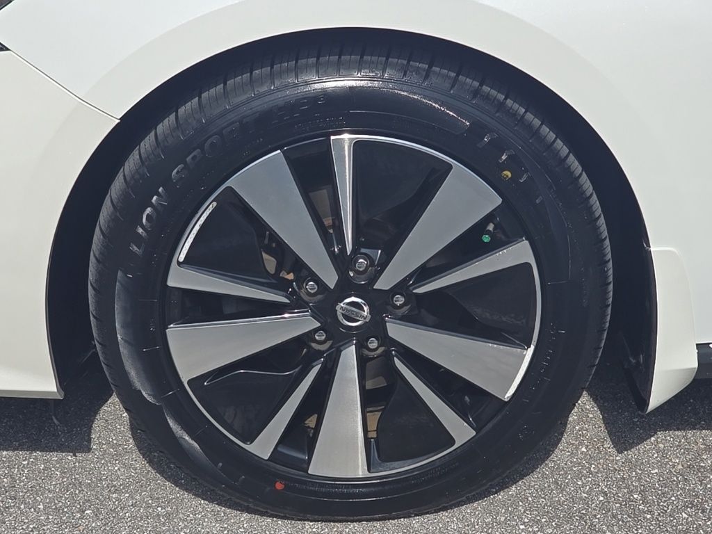 Thumbnail: 2020 Nissan Altima - 9