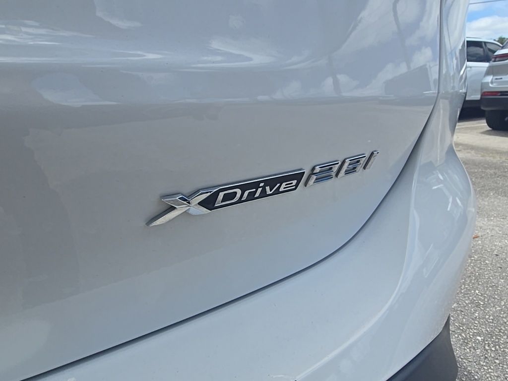 Thumbnail: 2021 BMW X1 - 11