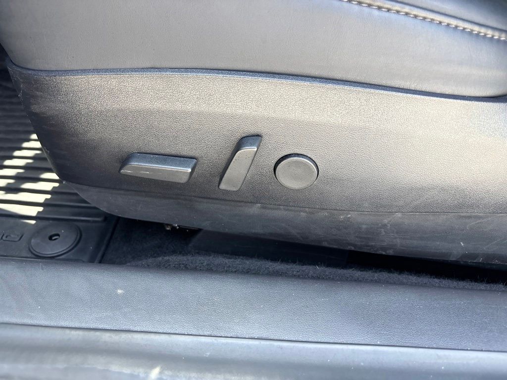Thumbnail: 2019 Tesla Model 3 - 21