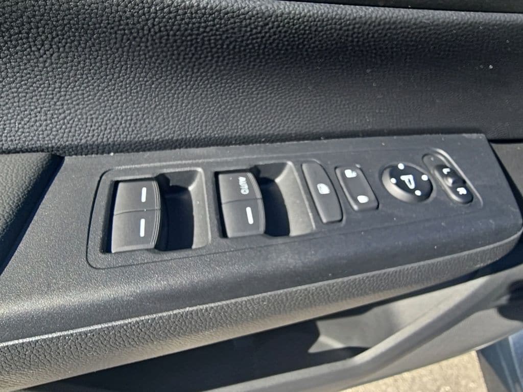 Thumbnail: 2023 Honda CR-V - 12