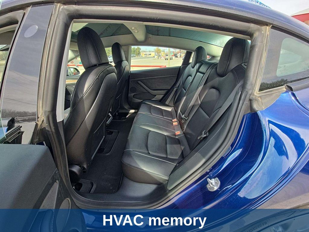 Thumbnail: 2023 Tesla Model 3 - 9