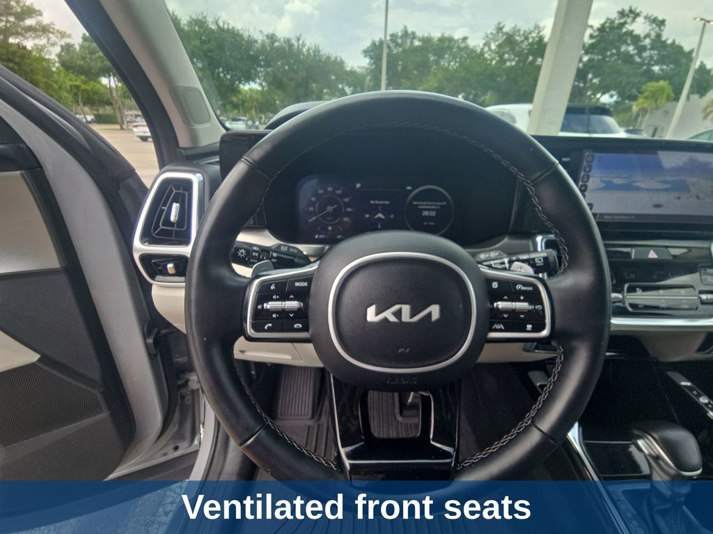 Thumbnail: 2022 Kia Sorento - 19