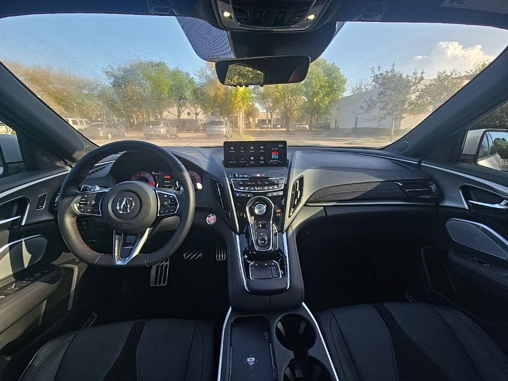 Thumbnail: 2025 Acura RDX - 30