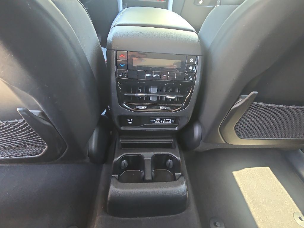 Thumbnail: 2021 Jeep Grand Cherokee L - 32