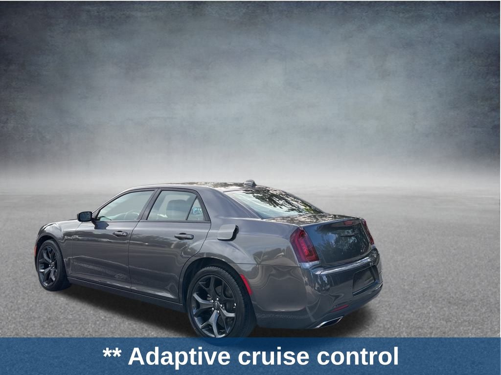 Thumbnail: 2023 Chrysler 300 - 3