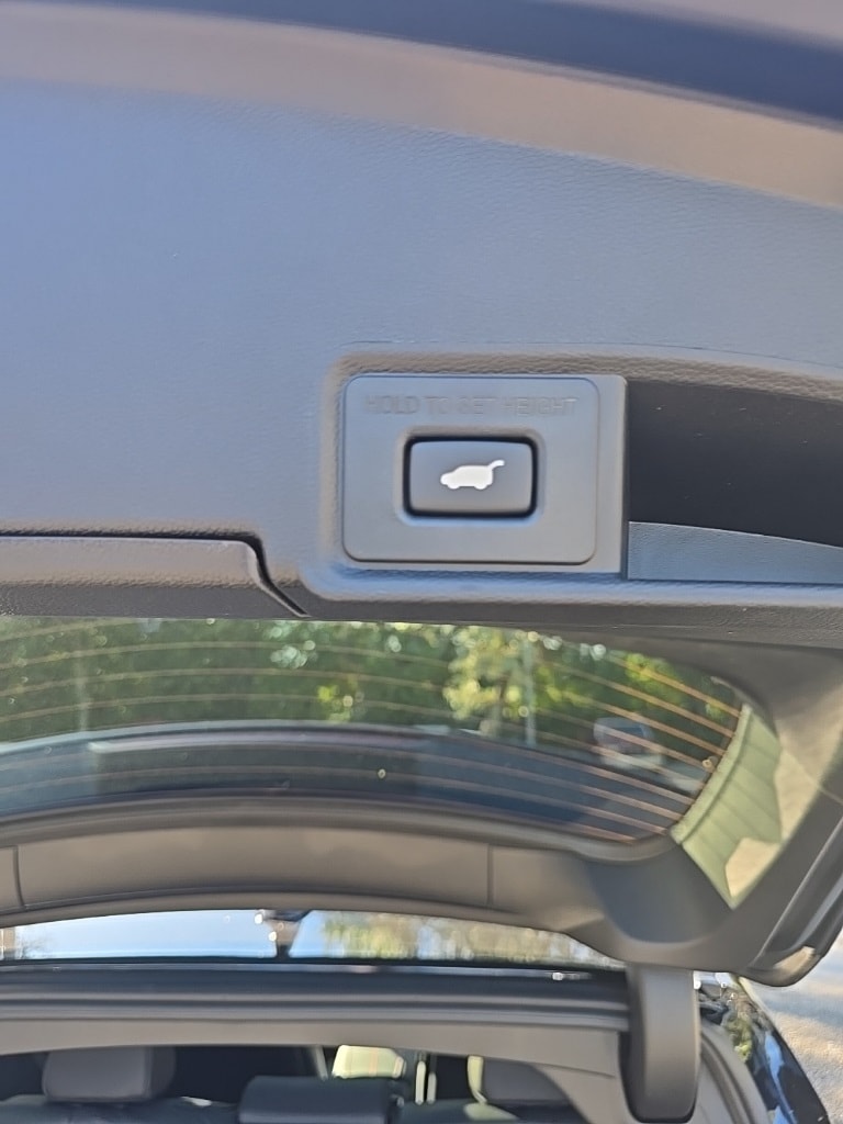 Thumbnail: 2026 Acura RDX - 22