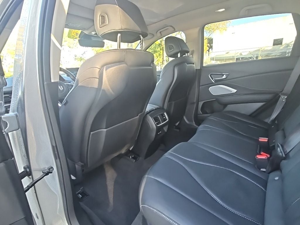 Thumbnail: 2025 Acura RDX - 15