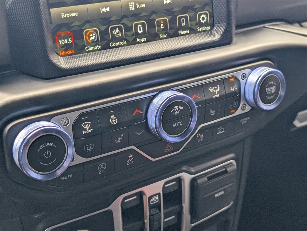 Thumbnail: 2021 Jeep Wrangler - 21