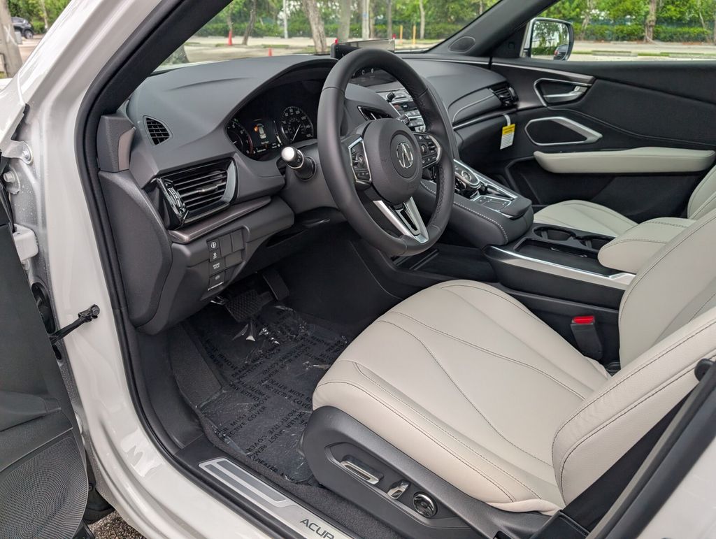 Thumbnail: 2025 Acura RDX - 12