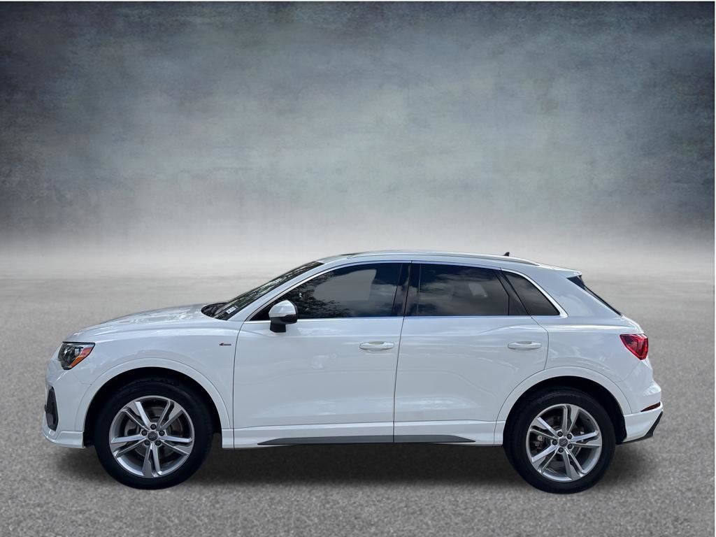 Thumbnail: 2020 Audi Q3 - 2