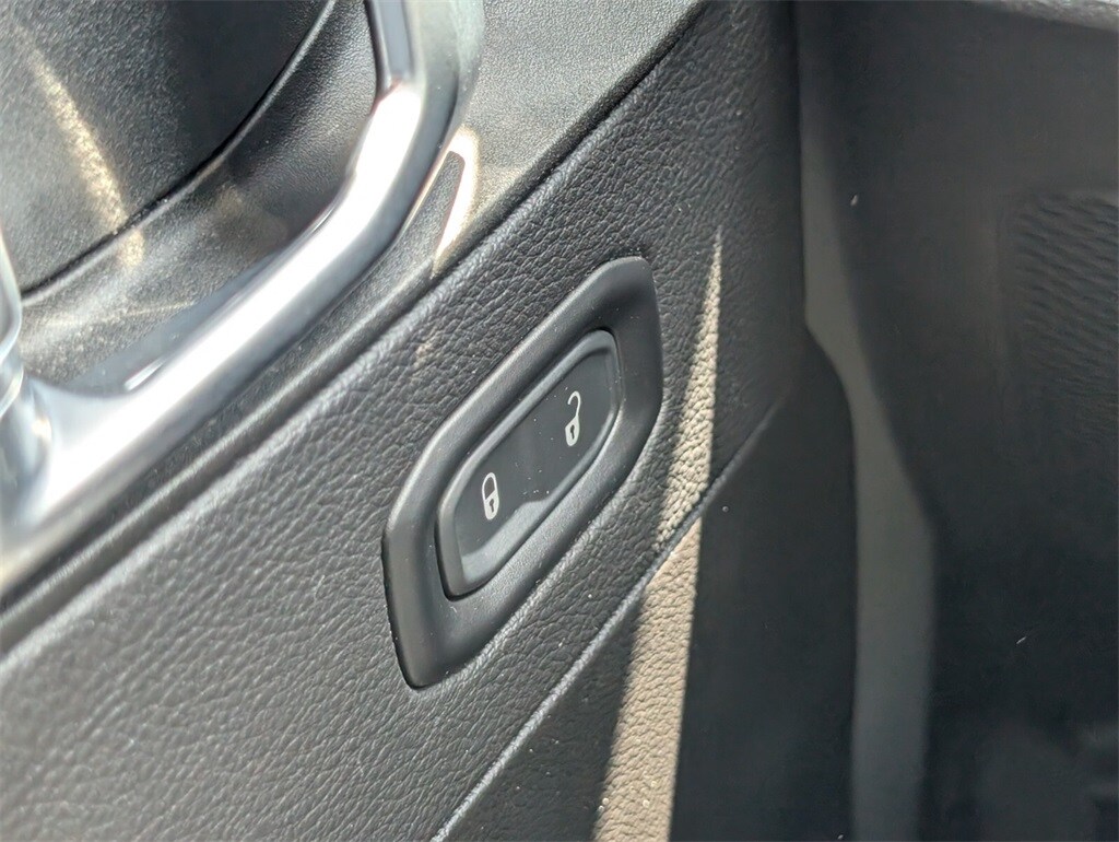 Thumbnail: 2022 Jeep Wrangler - 24