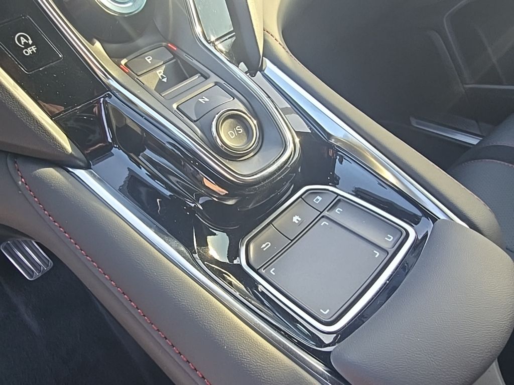 Thumbnail: 2025 Acura RDX - 24