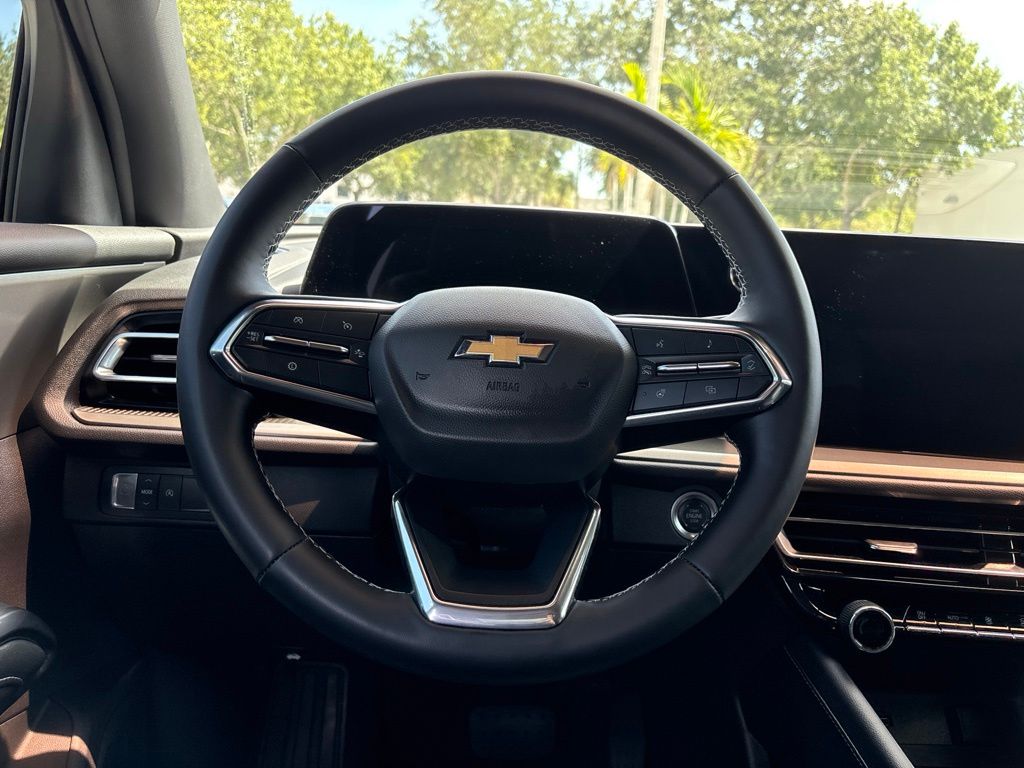 Thumbnail: 2025 Chevrolet Traverse - 24