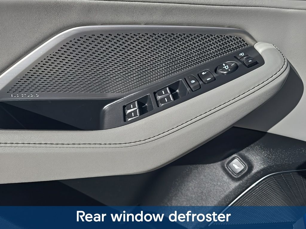 Thumbnail: 2023 Acura MDX - 16