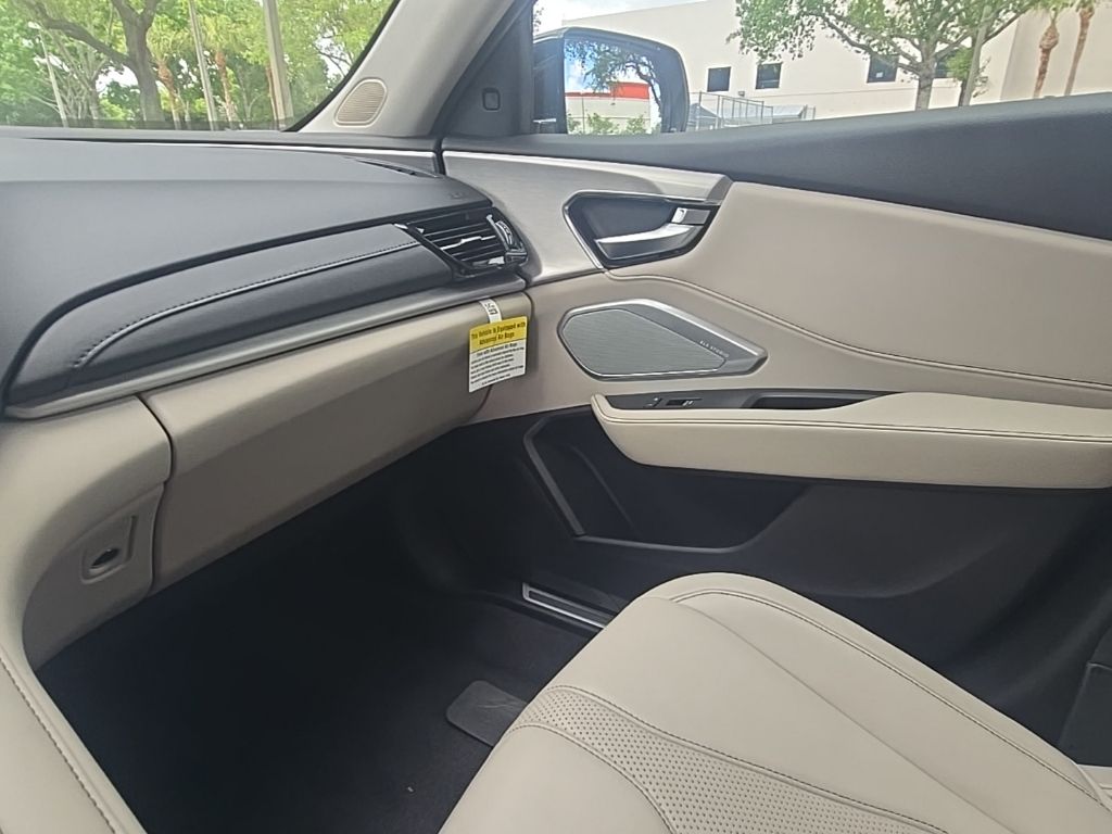 Thumbnail: 2025 Acura RDX - 24