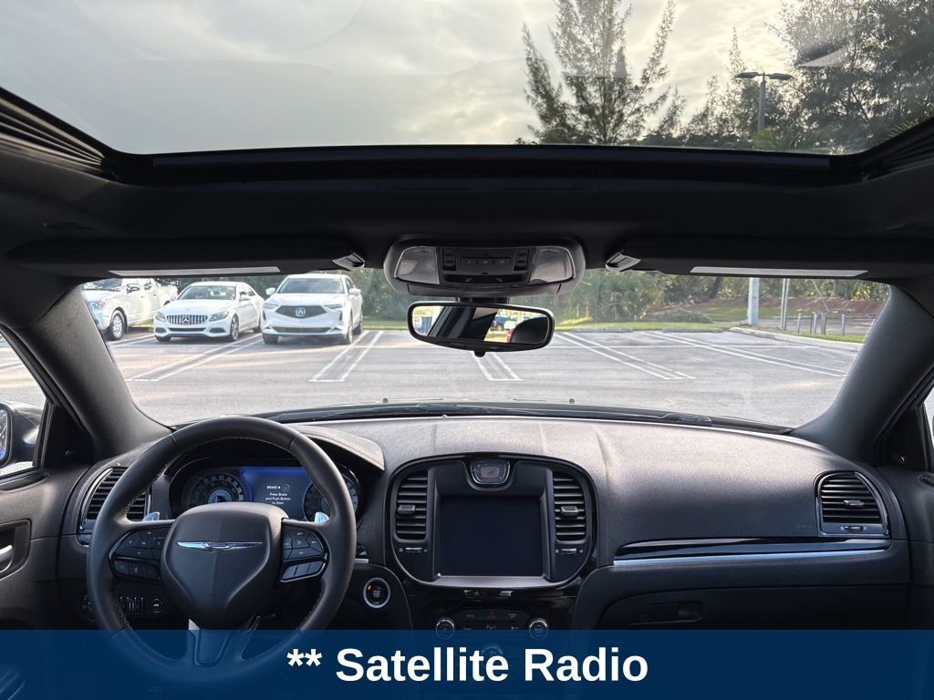 Thumbnail: 2023 Chrysler 300 - 22