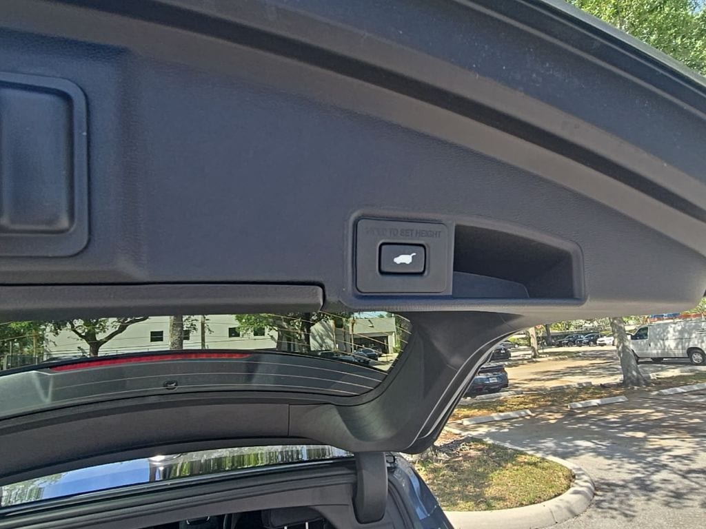 Thumbnail: 2026 Acura RDX - 32