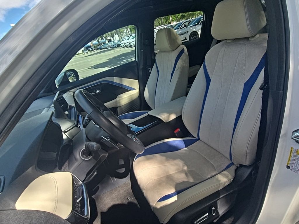 Thumbnail: 2025 Acura ADX - 16