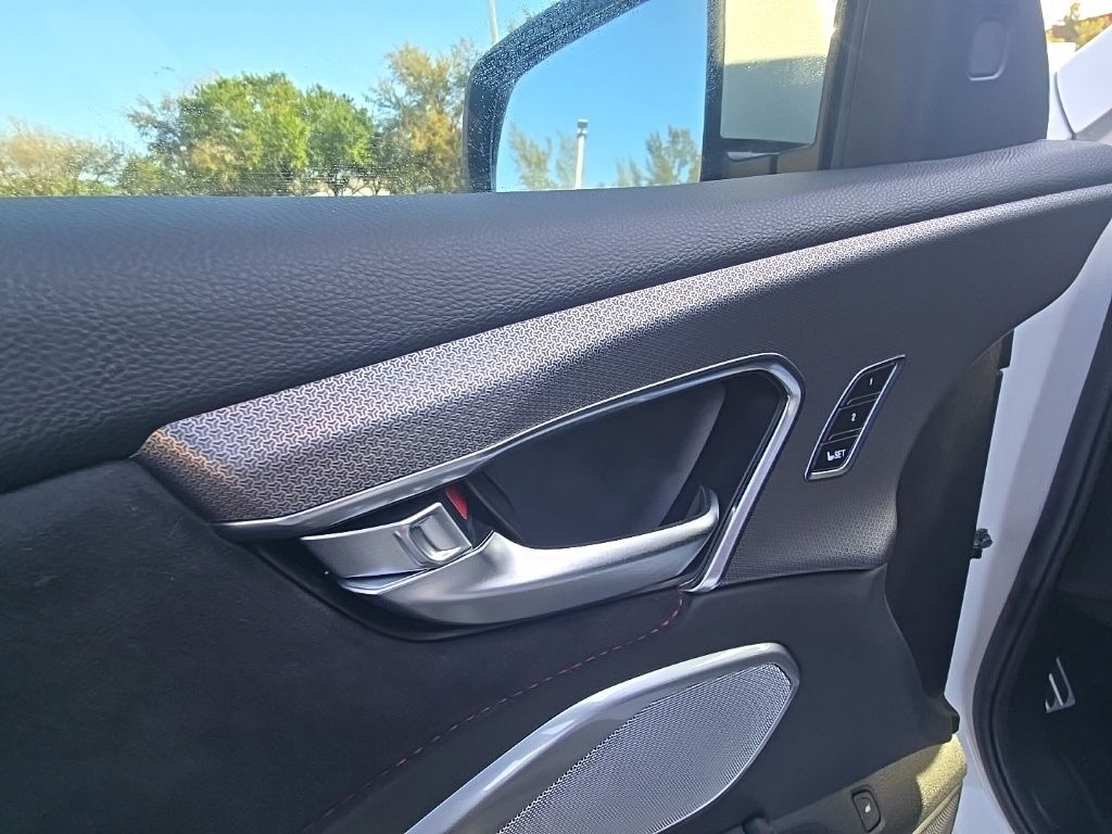 Thumbnail: 2025 Acura RDX - 17