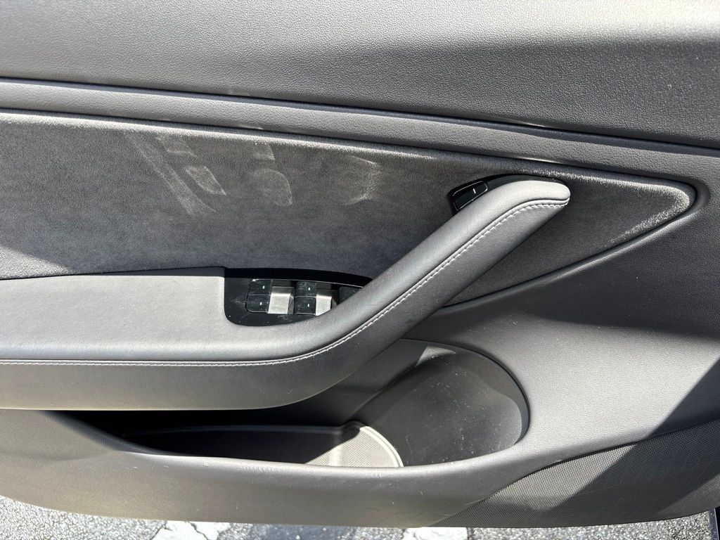 Thumbnail: 2019 Tesla Model 3 - 22