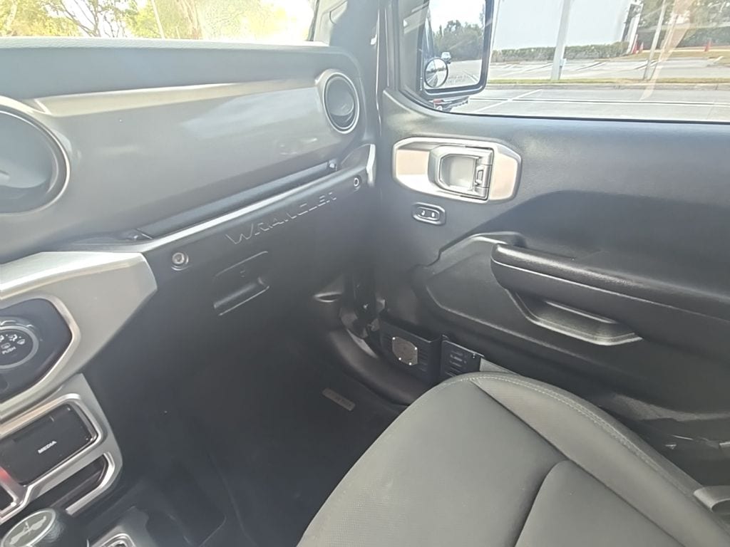 Thumbnail: 2020 Jeep Wrangler - 30