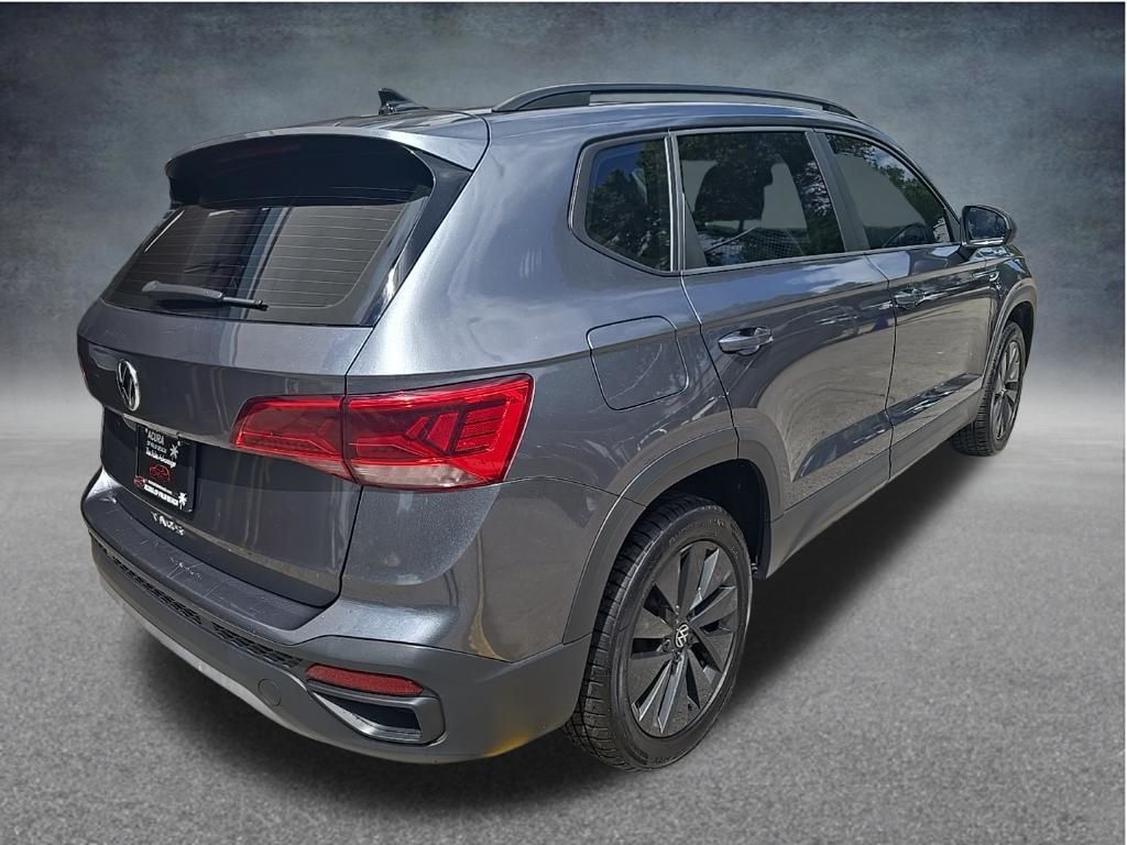 Thumbnail: 2022 Volkswagen Taos - 5
