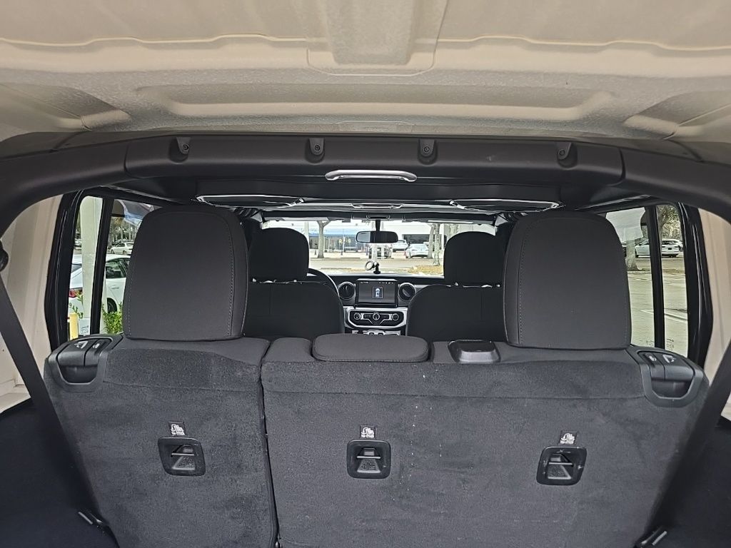 Thumbnail: 2020 Jeep Wrangler - 17