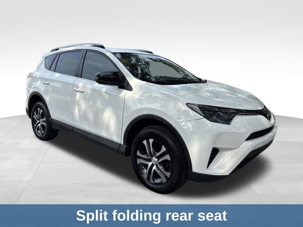 Thumbnail: 2017 Toyota RAV4 - 8