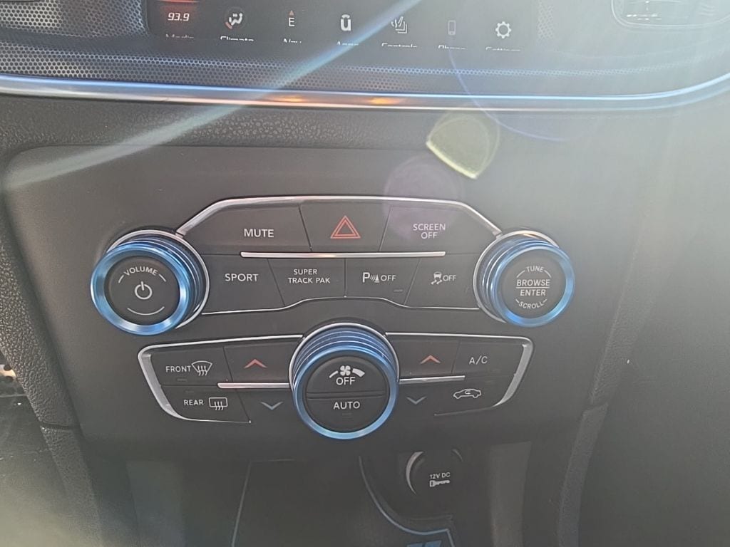 Thumbnail: 2018 Dodge Charger - 28