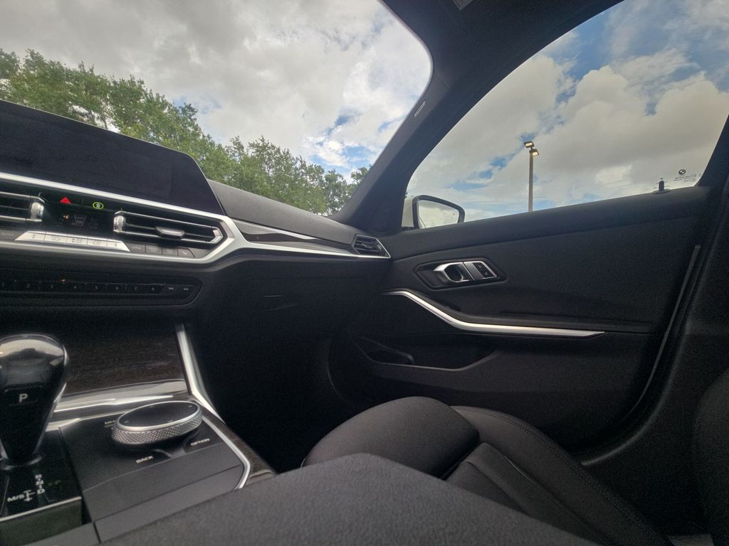 Thumbnail: 2020 BMW 3 Series - 12