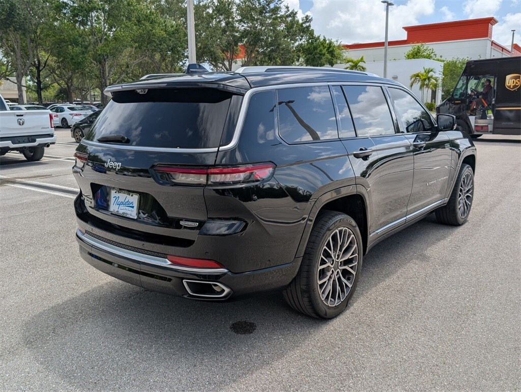 Thumbnail: 2022 Jeep Grand Cherokee - 7