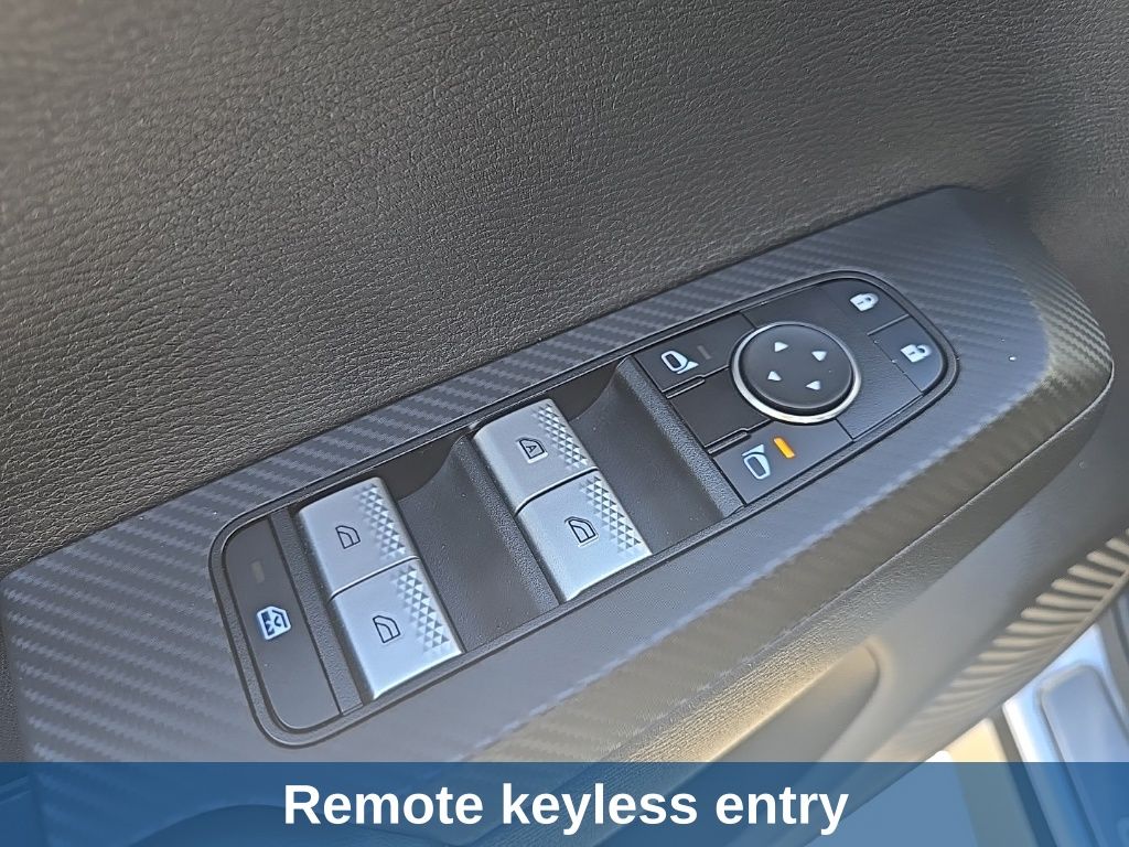 Thumbnail: 2024 Mitsubishi Outlander - 16