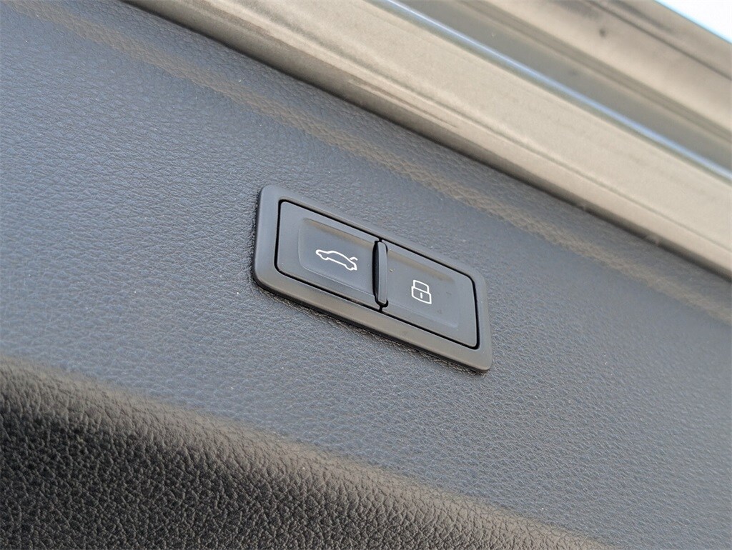 Thumbnail: 2023 Audi Q5 - 20