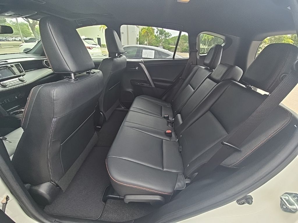 Thumbnail: 2016 Toyota RAV4 - 27