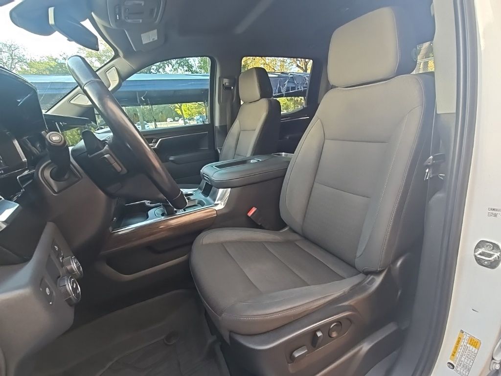 Thumbnail: 2022 Chevrolet Silverado 1500 - 17