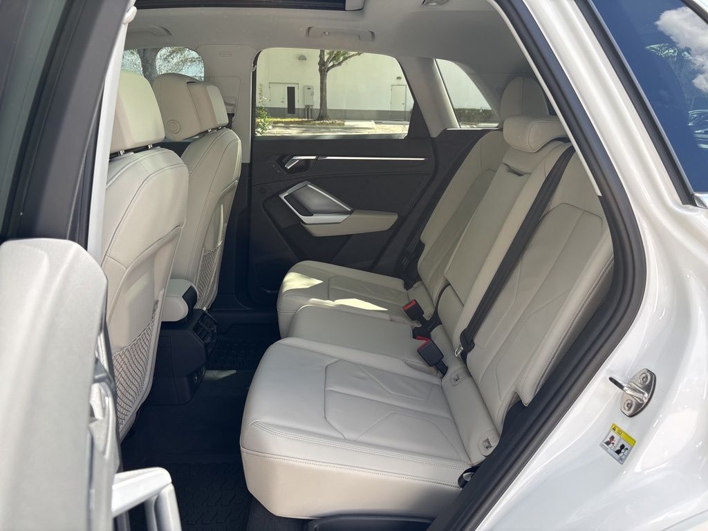 Thumbnail: 2020 Audi Q3 - 17