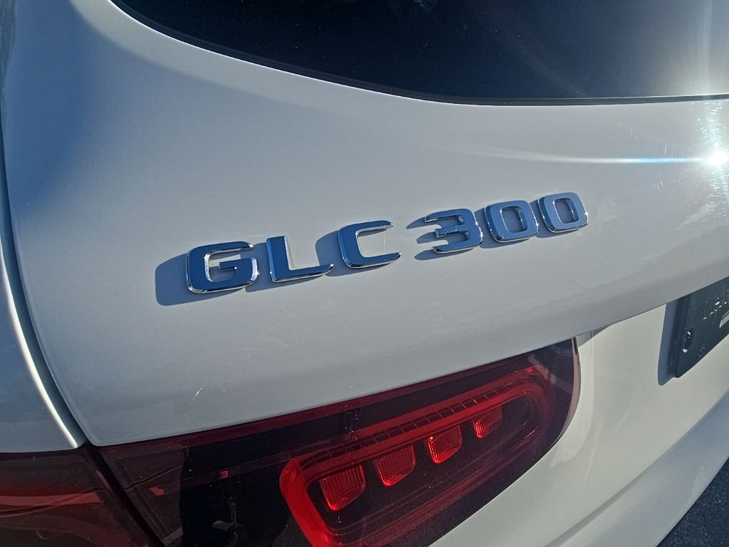 Thumbnail: 2022 Mercedes-Benz GLC - 33