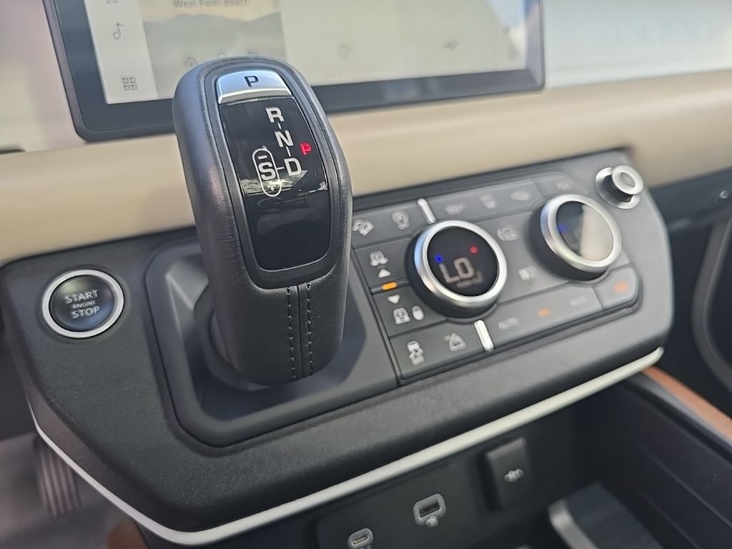 Thumbnail: 2021 Land Rover Defender - 25