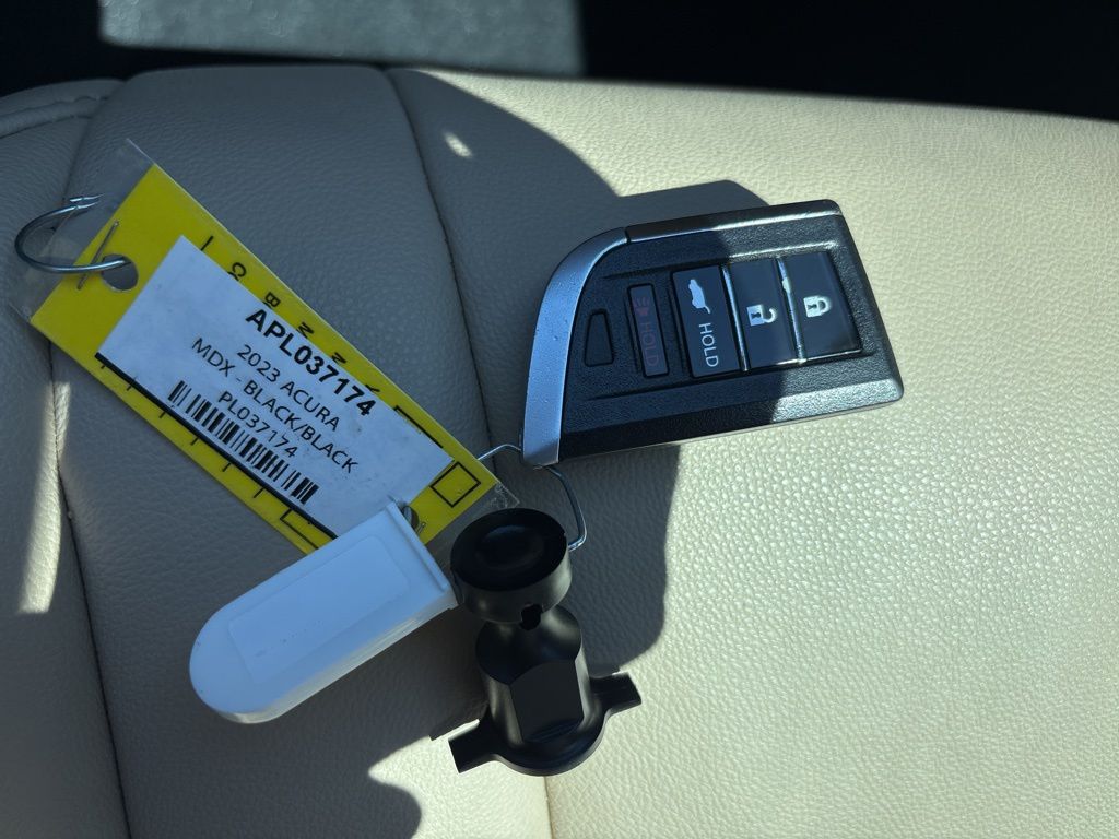 Thumbnail: 2023 Acura MDX - 37