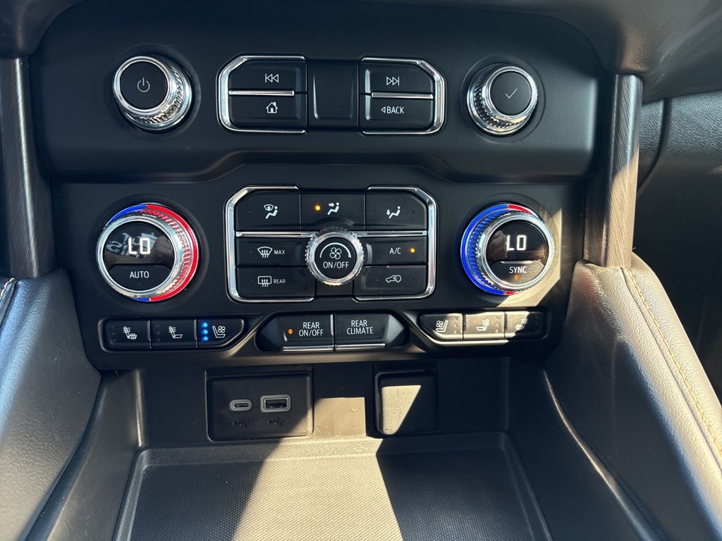 Thumbnail: 2024 GMC Yukon - 38