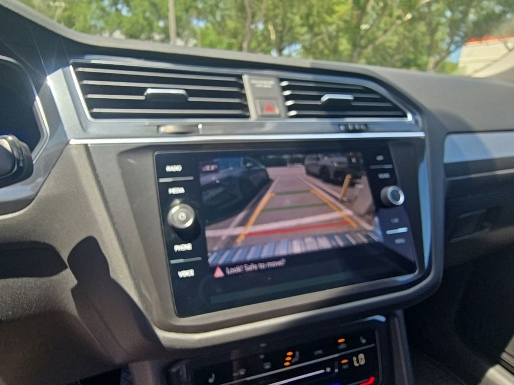 Thumbnail: 2023 Volkswagen Tiguan - 19