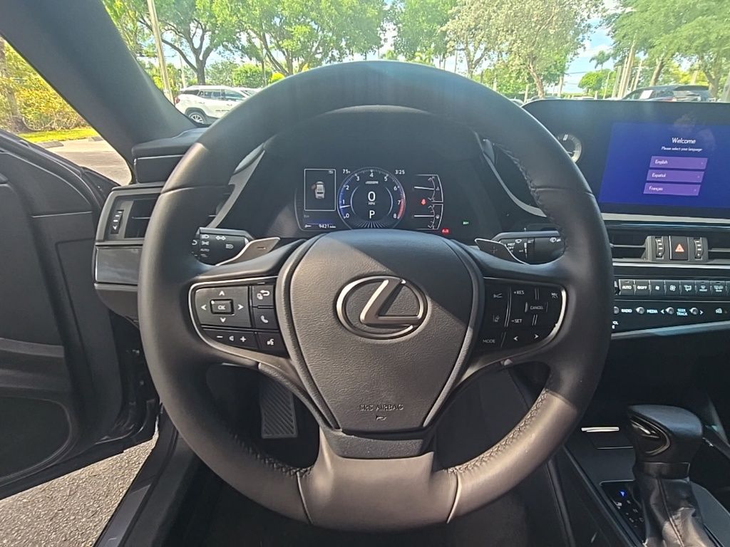 Thumbnail: 2023 Lexus ES - 17