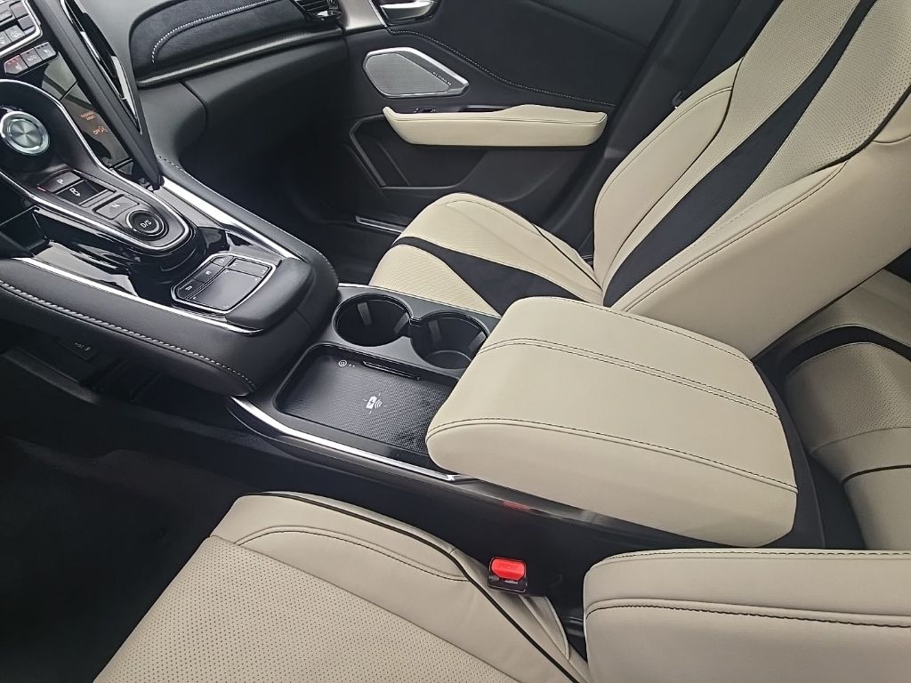 Thumbnail: 2025 Acura RDX - 25