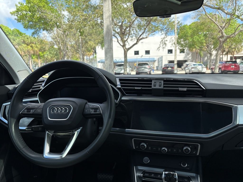 Thumbnail: 2020 Audi Q3 - 20