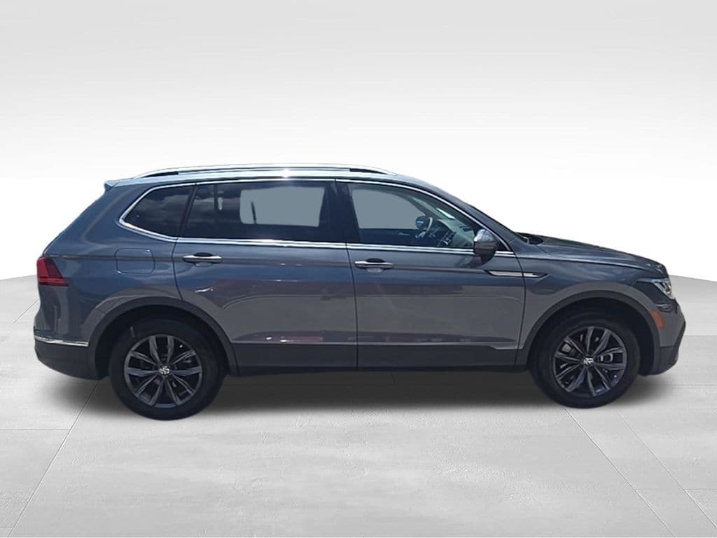 Thumbnail: 2023 Volkswagen Tiguan - 4