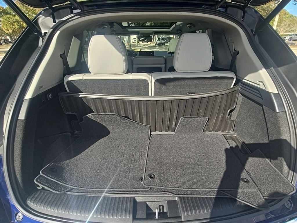 Thumbnail: 2023 Acura MDX - 37