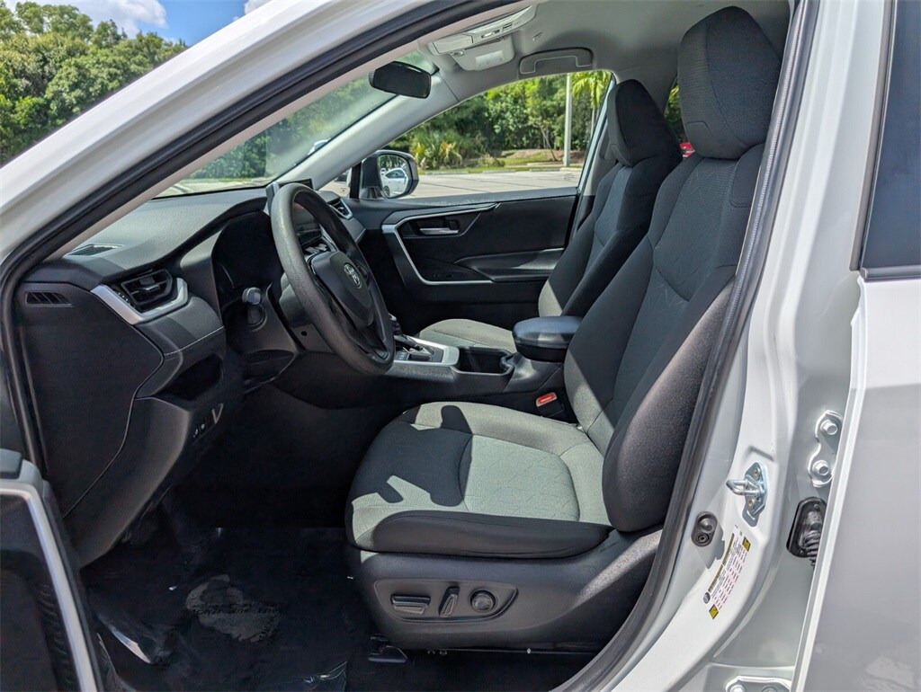 Thumbnail: 2023 Toyota RAV4 - 12
